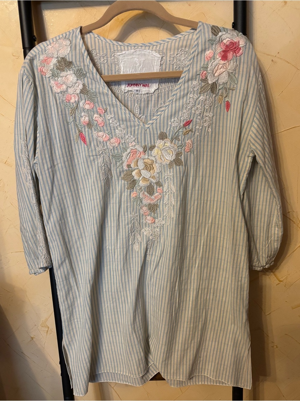 Johnny Was 3 J Workshop Pale  Stripe V‑Neck Tunic with Floral Embroidery Size S